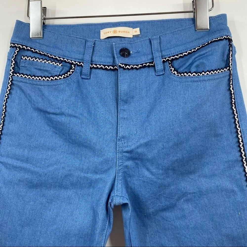 Tory Burch || Jodie‎ Jeans in Rinse Wash Ric Rac Knit Trim 25